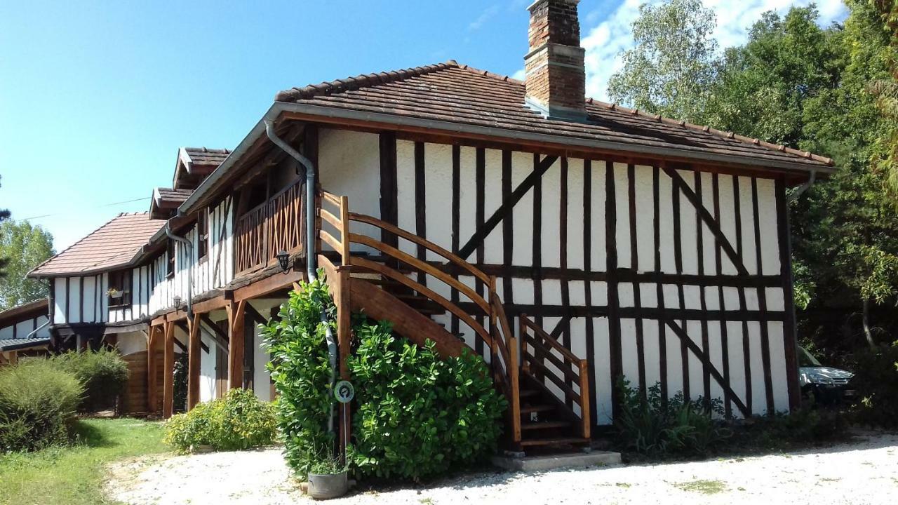 Les Fortelles Chatillon-sur-Broue Extérieur photo